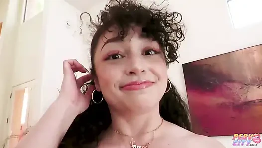 Sevimli pixie smalls ve lilith grace sert anal seks için azgın