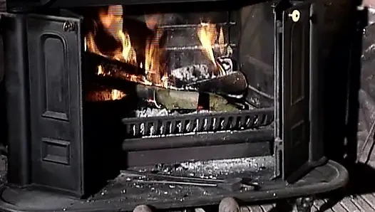 Pelacur Jerman berbagi kontol hitam cebol terangsang