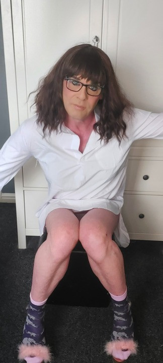 Crossdressing jałowca beri uk slapping tyłek