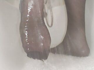 showering feet in nylon pantyhose foot fetish