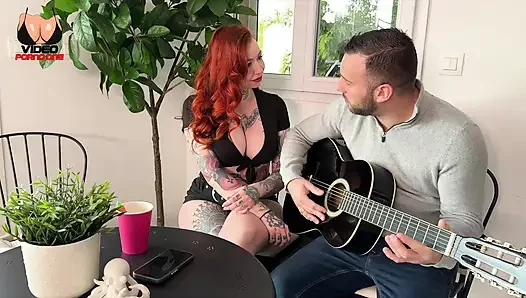 Saya menelan semua dari guru musik saya!