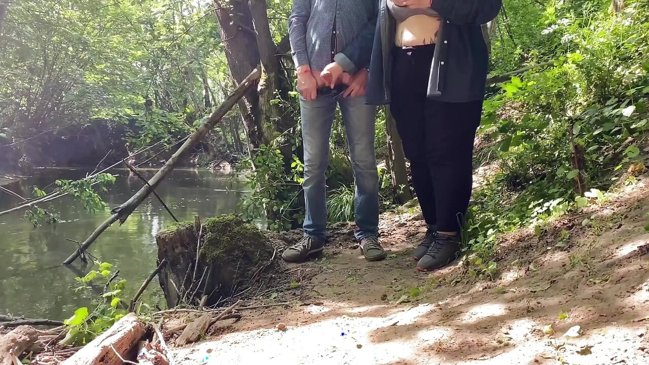 Tudo o que um enteado precisa são dos seios naturais da madrasta!