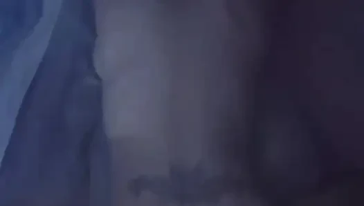Kakak tiri suka kontol besar ini.