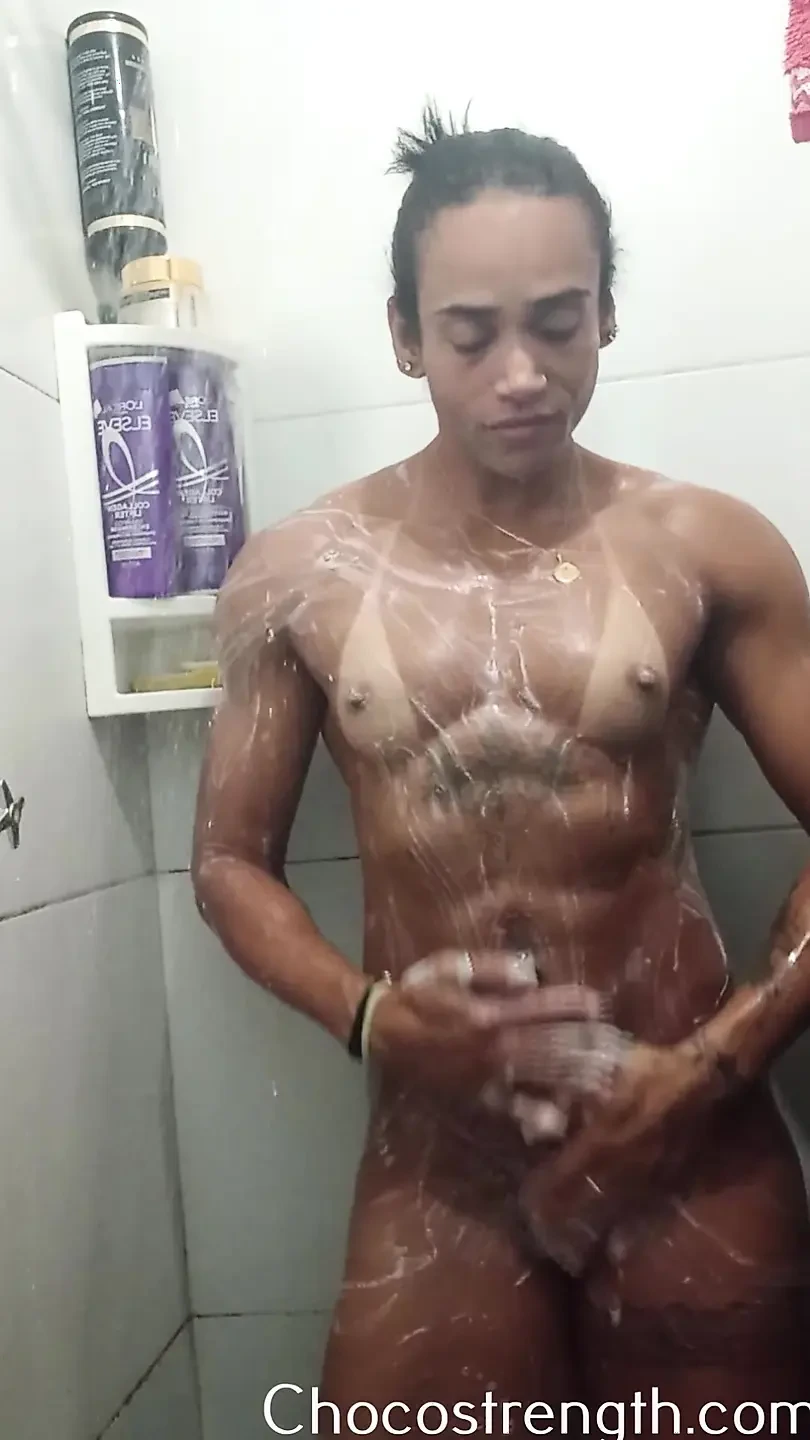 以为你能应付这个肌肉发达的荡妇吗？