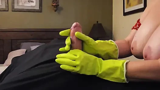 Super NAHAUFNAHME Latexhandschuhe und heiße Öl POV Edging Penis massage mit riesigem CUMSHOT