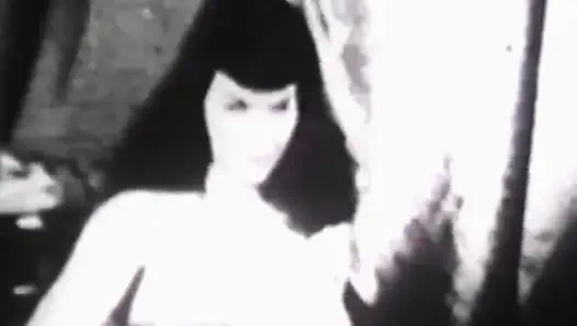 Incredibly sexy vintage brunette in heat