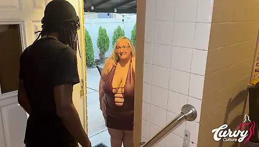 Trailer Lexy Morgan holt sich Hilfe von MrBlvckrose