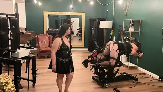 Фетиш-лофты, хардкорная анальная сессия с тв-рабыней, часть 3-4.