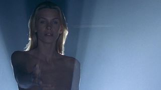 Natasha henstridge - &#39;&#39; espécies &#39;&#39; 06