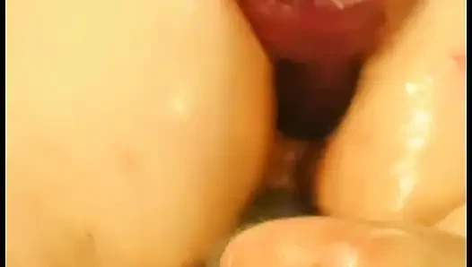 Cewek semok dengan memek berbulu lagi asik dientot habis-habisan