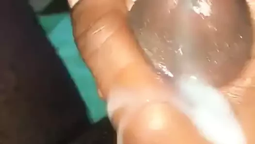 Büyük zenci yarağı senin için boşalıyor