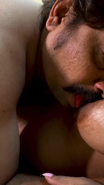 Pati ne patni ne patni ko nhi choda to ho gye gussa phir pati nhi patni ko chod chod ke chut ka pani nikal diya | Clip 2