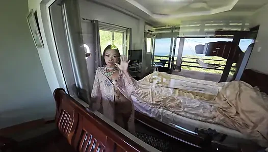 Татуированная Азиатская Крошка Лижет Его Глубоко Оском, Затем Принимает Массивный Камшот Из Киски В Лицо