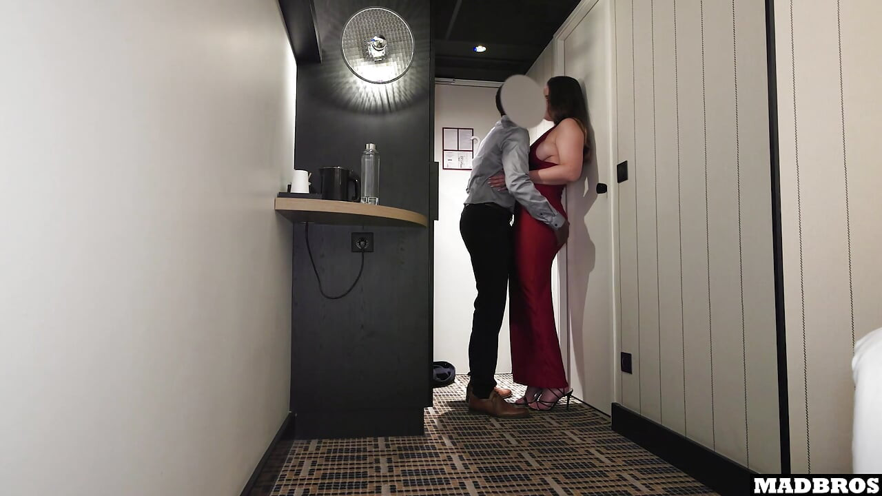 Cute Big Ass French Girl Get Gets Fucked And Creampied Back From A Date !!!