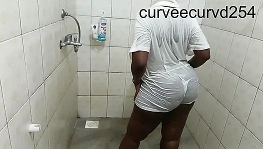 Kami Diisap Dan Dientot Basah: Romansa Kamar Mandi