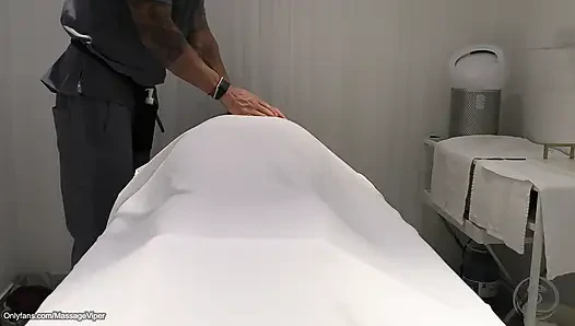 Legit massage client gets a happy ending