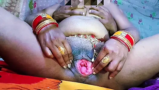 Pregnant suman bhabhi ke chut me bhaiya hanth ghussa ke paani nikal diya.hot jawan aunty ko boyfriend ne Dogg style me but pela.