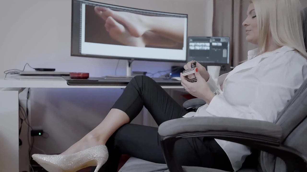 Jasmine RougeXXX - Hot Office FEET FUCK
