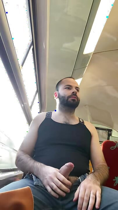 Thomas Godebin se mostra no trem