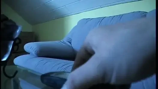 Yuvarlak götlü çoraplı büyük memeli sarışın memelere boşalmadan önce mastürbasyon yapıyor