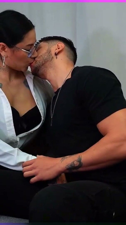 Teacher La Rola seduces her horny student Zac Whiter with her huge ass and delicious tits | Clip 1