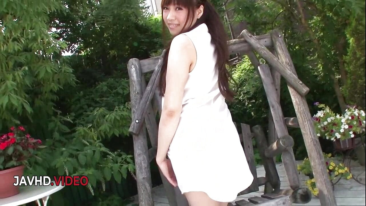 Açık havada Japon baştan çıkarıcı amatör genç kız yaramaz ve vahşi genç kız olurken mastürbasyon yapıyor