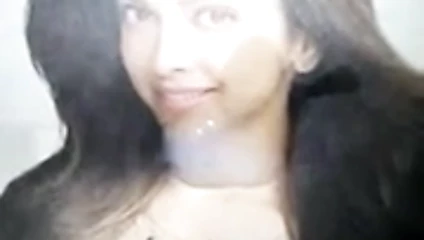 Deepika yine yüklendi
