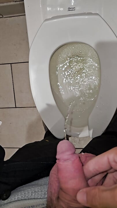Zweimal kommen nach dem pissen auf der tankstelle