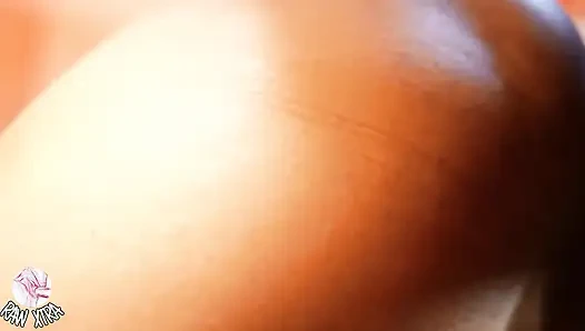 Üvey erkek kardeş üniversiteden sonra aniden üvey kız kardeşinin göğüslerine ve amına dokunmaya başlıyor