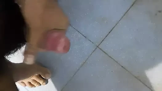 Banyoda kayıt yaparken gece geç mastürbasyon