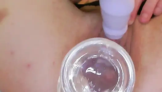 Zoey Portland Plays with Pussy