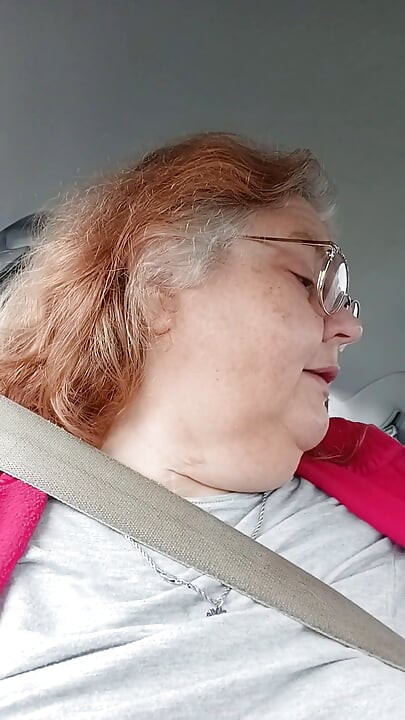 Razgovor i uživanje u mojoj poslastici od Starbucks poklon kartice koju sam dobio