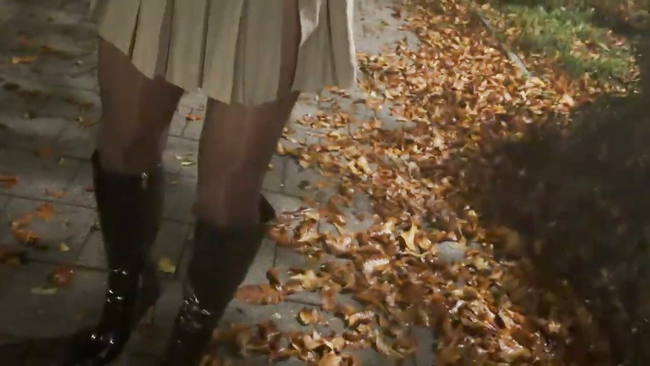 In superminiskirt and 2 different pantyhose
