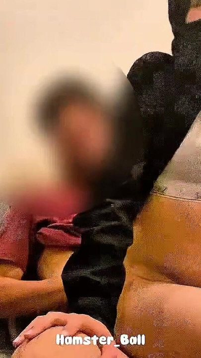 فيديو فيروسي: فضيحة طلاب مسلمين آسيويين يمارسون الجنس في بهو الحرم الجامعي | مقطع 1