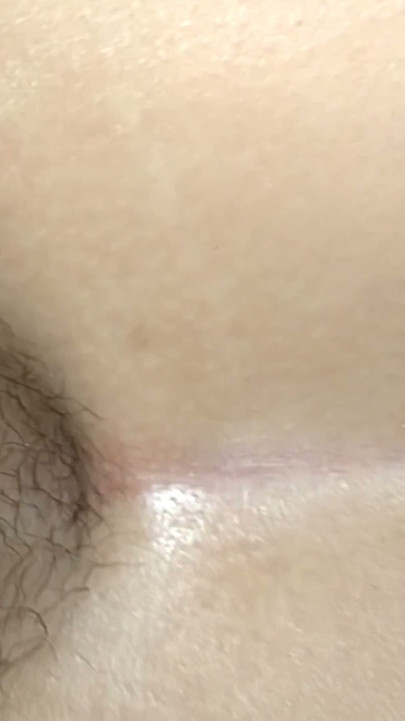 İlk anal penetrasyonum, orospu gibi inliyorum ve içime sürpriz geliyor - Dazzlingfacegirl | Bölüm 1