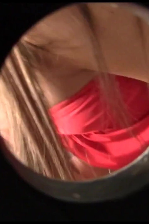 Slutty babe perverted in a bathroom