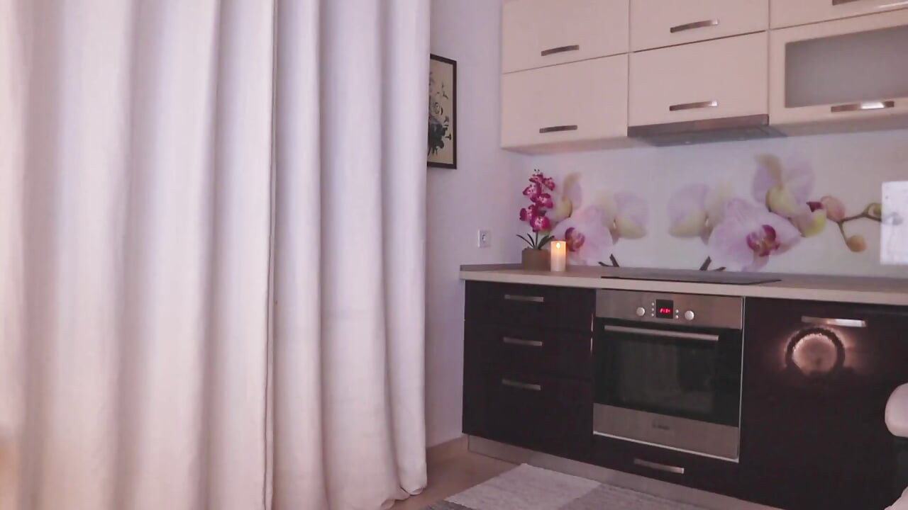 Η καυτή γυναίκα σου λατρεύει να μοιράζεται το μουνί της με άγνωστο