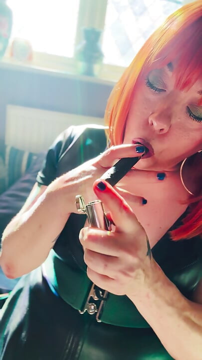 A Smoke Show From Tina Snua - Cigar Smoking Smoker Smoke Drifting OME