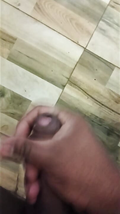 I'm having a hangover, I'm very happy to have sex with a sensual guy.