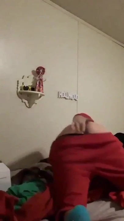 Joven mostrando su culo