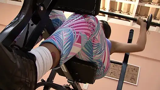 Latina babe and tanned blonde beauty orally seducing each other