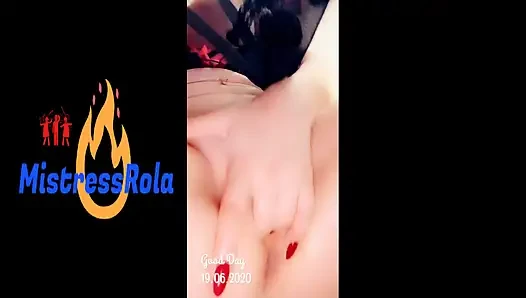 Rola'nın amında ve götünde dildo var ve f