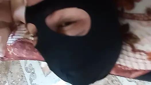Дези делает минет