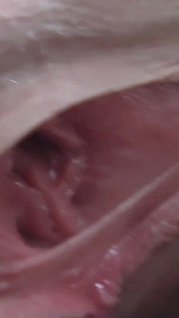 Unforgettable moment from "Milf zeigt Ihre Muschi und hat freude am dildo"
