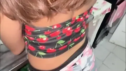 Klare stimme, heißeste arabische Ägypterin sharmota muslimische ehefrau a7a teez nar fagra in der küche