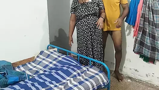 Я вставила свой большой член в волосатую киску тети