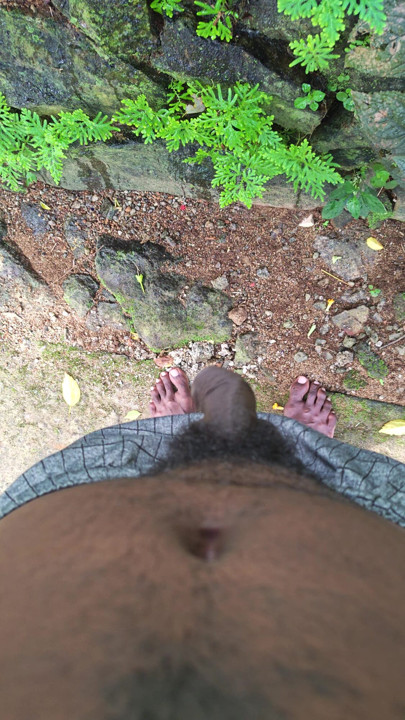 Morning pissing fun makes me horny in the morning
