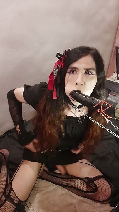 Sua namorada gótica que adora garganta profunda