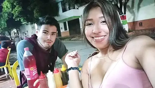 Güzel bir otele gidip New York'tan tutkulu çift sevişiyoruz