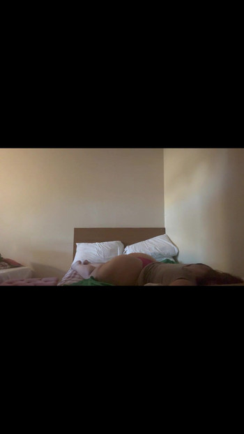Unvergesslicher moment von "Ältere frauen bücken sich nackt im bett. Vollbusige heiße mutter"